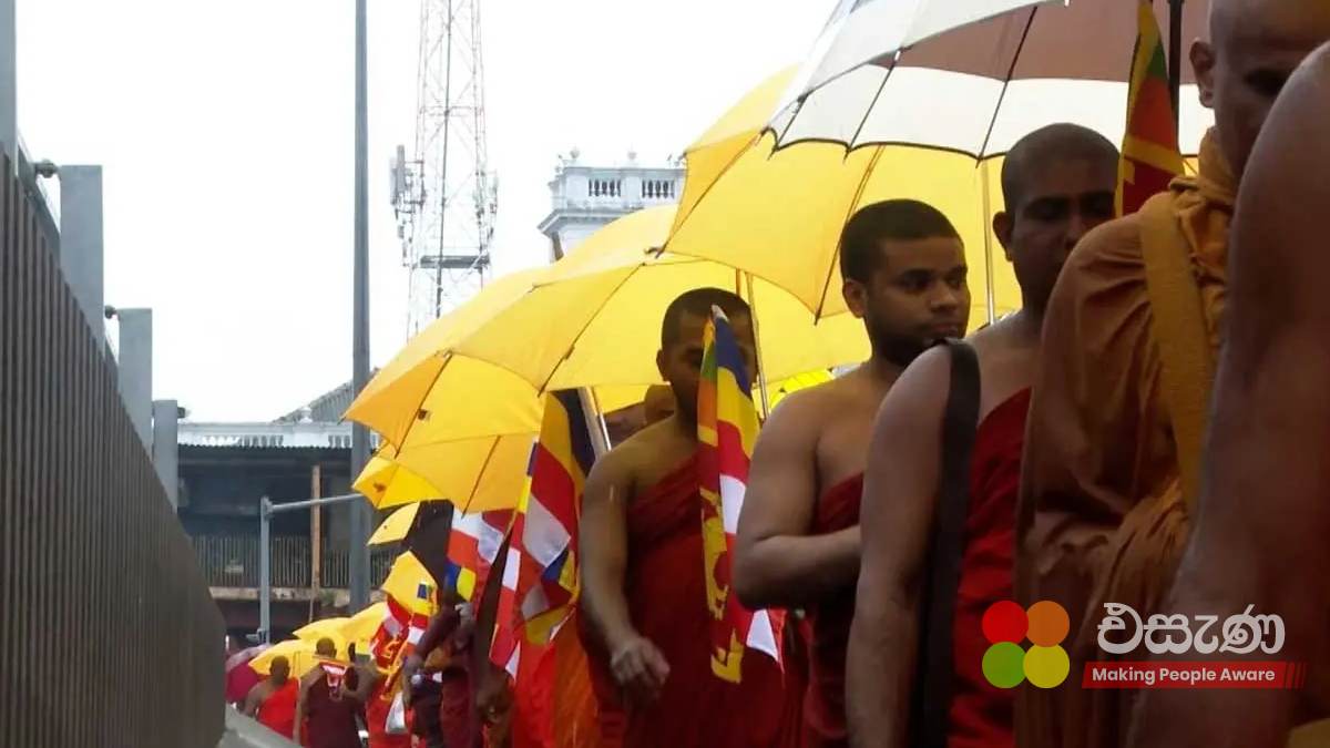 UPDATE: භික්ෂූන් වහන්සේගේ ගැටලුවලට ජනාධිපති ලේකම් කාර්යාලයේ නිලධාරීන්ගෙන් මාසයක කාලයක්